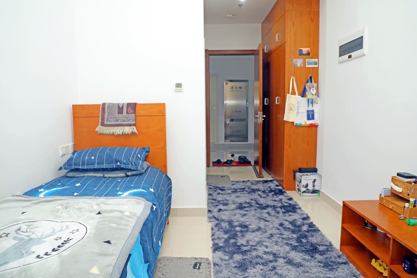 Building 32 room interior